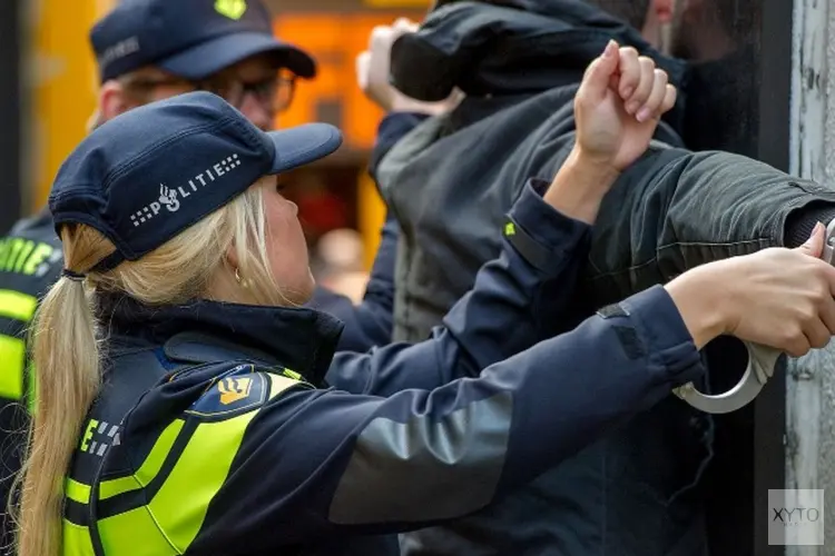 Twee aanhoudingen na geweldsincident in woning