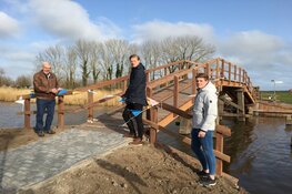 Fietsbrug Easterlittens vernieuwd en verplaatst