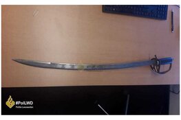 Aanhouding na bedreiging met zwaard