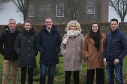 Tetsje en muzikale vrienden vieren Kryst 2021 met ‘Lied de klok’