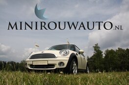 &#39;s Werelds eerste rouwauto met externe speakers voor een muzikale, persoonlijke laatste rit