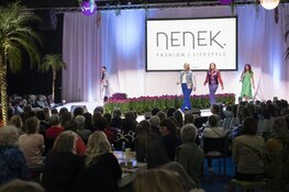 Vrouw! trekt duizenden shoppende vrouwen