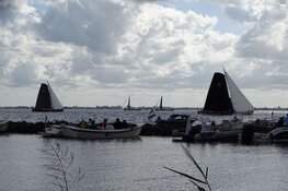 Lemmer wint skûtsjesilen bij Terherne op het Sneekermeer
