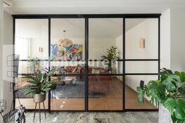 Alle drie deuren in woonkamer van staal!