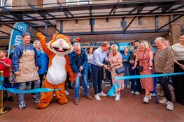Grote drukte bij opening Albert Heijn Camminghaburen