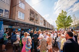 Grote drukte bij opening Albert Heijn Camminghaburen