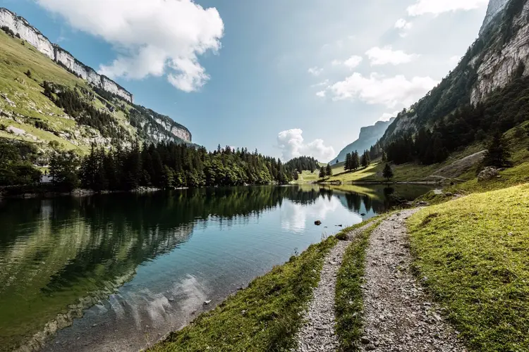 Ontdek de verbluffende natuurpracht die je kunt ervaren tijdens een onvergetelijke wandelvakantie