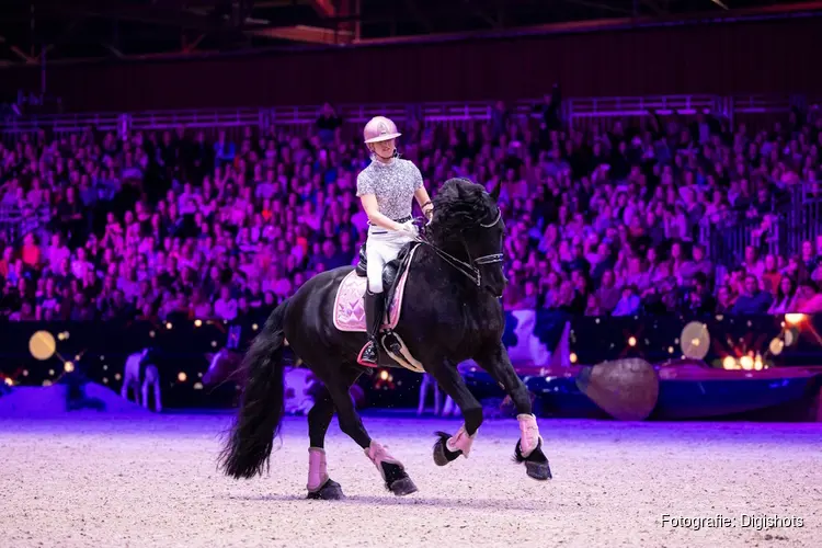 Familieshow Horses & Friends brengt vriendschap, verwondering én Britt Dekker naar Indoor Friesland