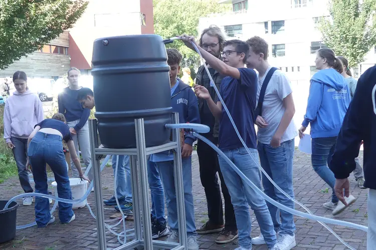 Spetterende aftrap van het Delta Dilemma in Leeuwarden: jongeren duiken in de toekomst van water