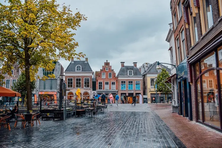 Leven in de stad zonder eigen auto: hoe regelen mensen hun vervoer?