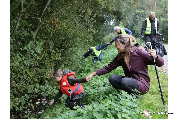 Skjin Wetter van start in gemeente Leeuwarden: vrijwilligers in actie voor schoon water